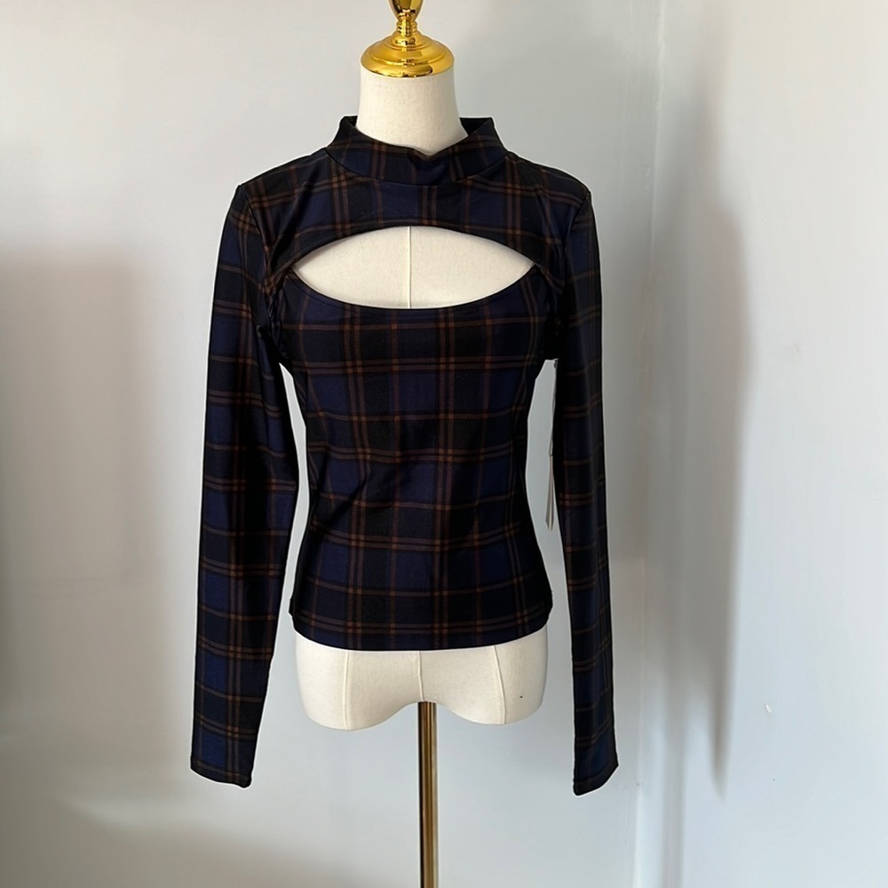 Good American blue and brown plaid long sleeve top